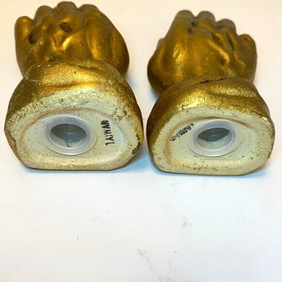 Vintage Praying Hands Salt and Pepper Shakers Gold Banff Canada Taiwan - Picture 5 of 6